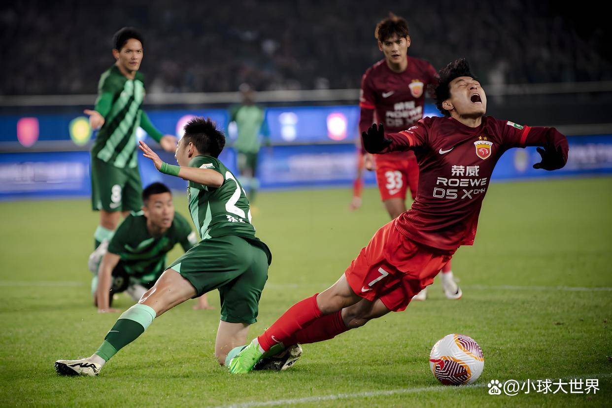  割须弃袍是被哪位武将追赶 