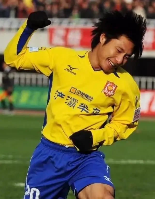 里程碑夜山东泰山官宣签约，西甲今夜刷纪录，话题不断，赛程密集仍需轮换(忆秦娥娄山关赏析100字)